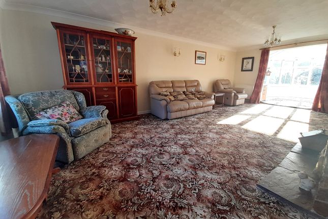 14 Turnavean Road, St. Austell photo 4