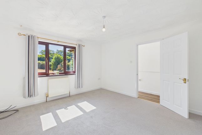 6 Rosemarket Road, Milford Haven photo 3