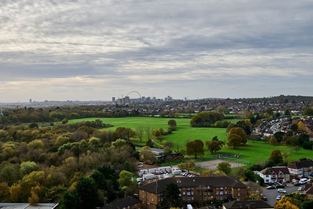 269 Lindley House, Silkstream, London photo 2