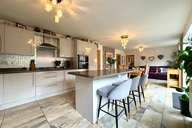 21 Foxtail Meadow, Wigan photo 2