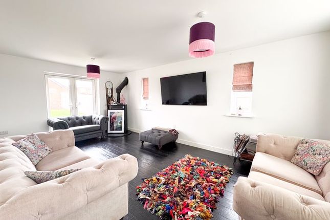 5, Yew Grove, Humberston photo 4