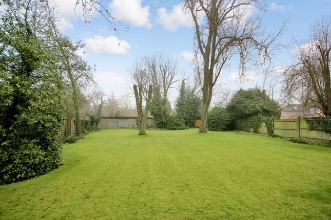 Station Road, Harpenden photo 3