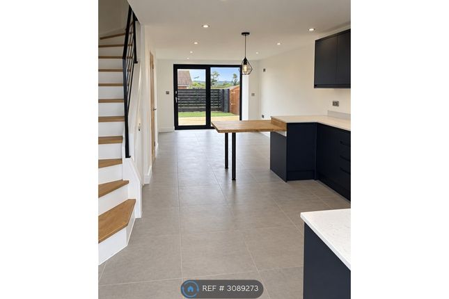 Lenchwick  Lane, Evesham photo 5