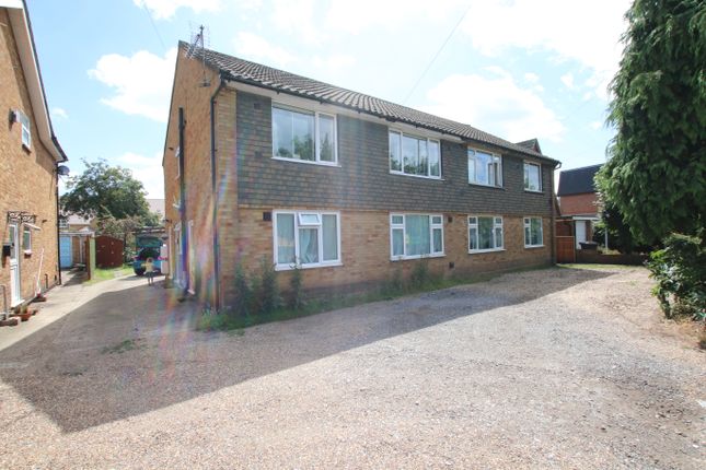 Thumbnail Flat for sale in Poyle Road, Colnbrook, Slough