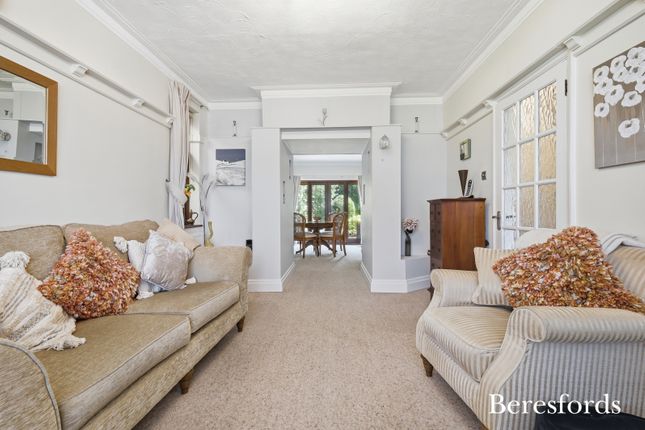 13, Hall Park Road, Upminster photo 4