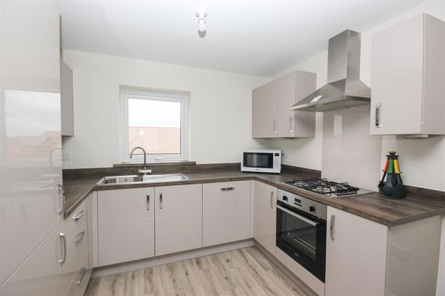 Carlin Close, Wellingborough photo 3