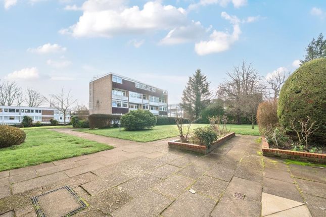 3-bed flat on 56 HILL VIEW COURT, Hill View Road, Woking, £250,000