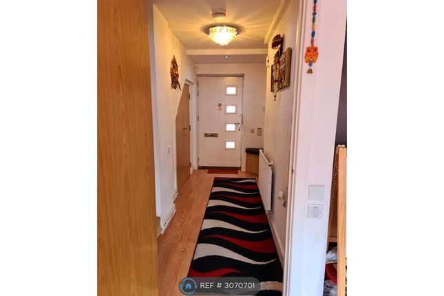 Pontes Avenue, Hounslow photo 2