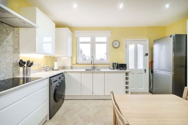 Flat 5, 42, Grosvenor Road, London photo 3