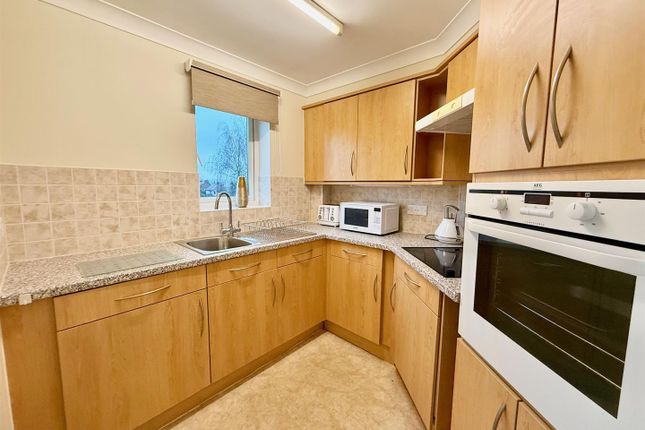 Flat 61, Woodgrove Court, Peter Street, Stockport photo 2