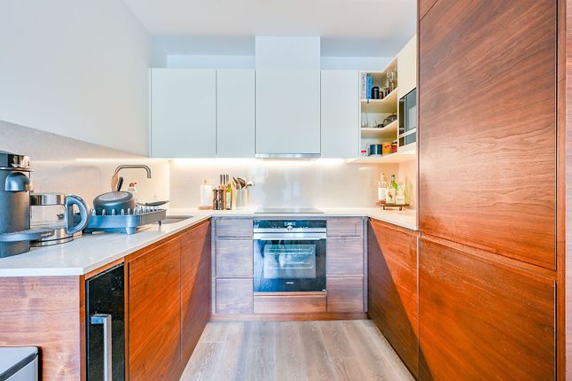 Berwick Close, Ealing photo 4