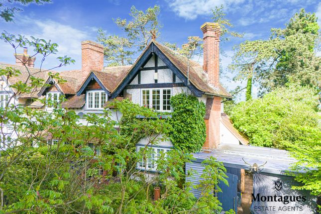 Thumbnail Cottage for sale in High Road, Epping