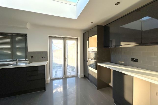 33, Medway Drive, Greenford photo 3