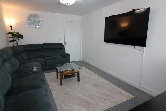 53, Tasker Way, Haverfordwest photo 3