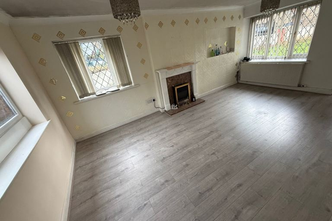 2, Penny Hill Drive, Bradford photo 2
