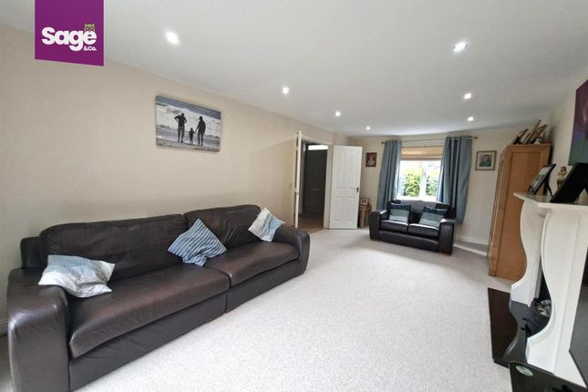 13, Mill Court, Newport photo 2