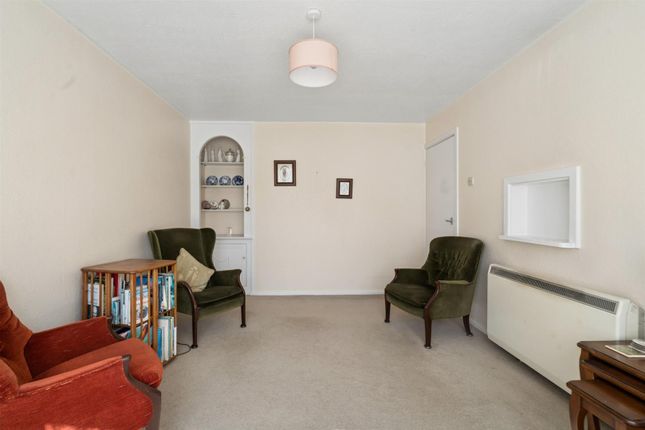 7, Thatchers Drive, Maidenhead photo 4