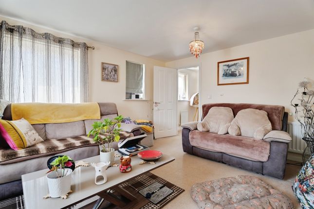 24, Wagtail Drive, Stowmarket photo 3