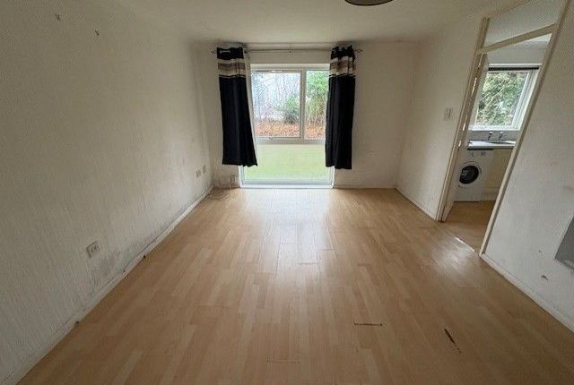 30 Princes Court, Dunstable photo 4