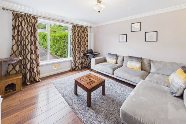 134, Stonelow Road, Dronfield photo 3