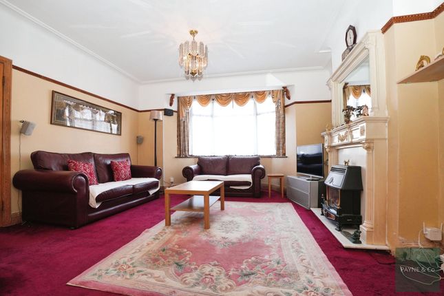 27 Wanstead Lane, Ilford photo 3