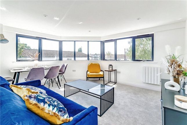 Thumbnail Flat for sale in Fairview Road, London