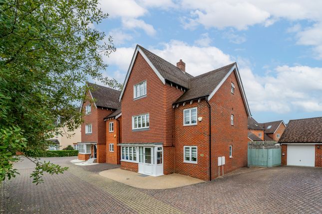 59, Whittaker Drive, Surrey photo 3