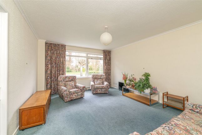 32, Cherry Tree Park, Balerno photo 2
