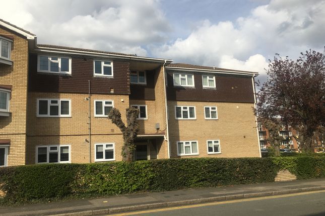 Flat to rent in 15 Hall Lane, Upminster