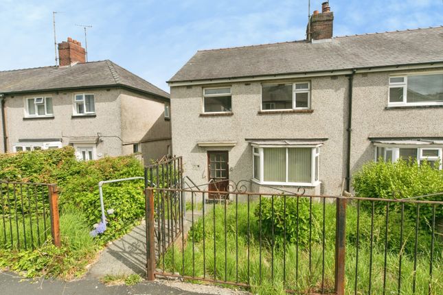 3-bed semi-detached on 4, Cil Coed, Gwynedd, £115,000