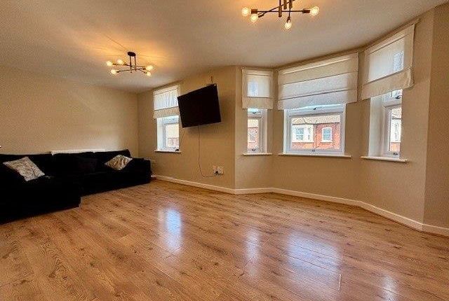 Flat 5, 27 Britannia Road, Brentwood photo 2