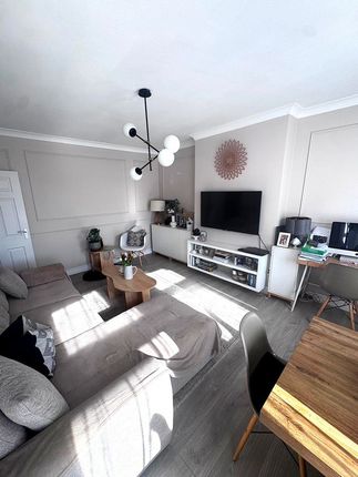 Flat B, 170, West Hendon Broadway, West Hendon photo 3