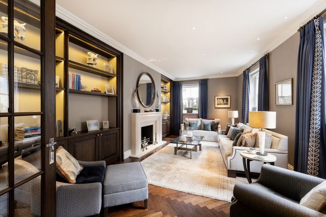 Thumbnail Mews house for sale in Pont Street Mews, London