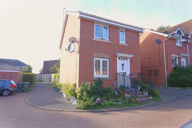 Thumbnail Detached house for sale in Gardeners End, Rugby