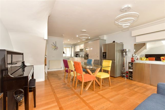 Parish Close, Broadstairs photo 4
