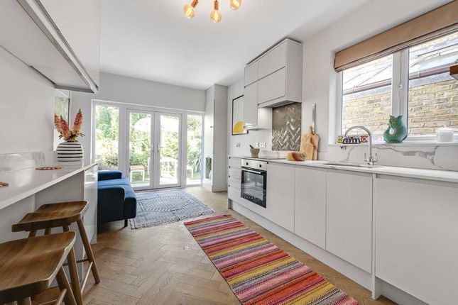 Thumbnail Flat for sale in Rainville Road, London