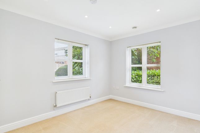 10 Marquis House, 61, Brookbank Close, Cheltenham photo 4