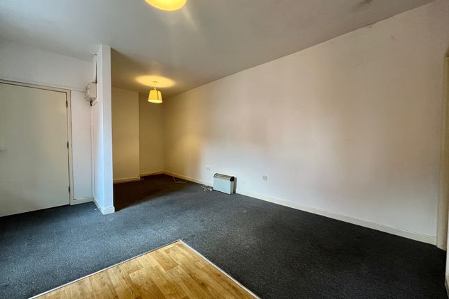 Flat to rent in Nottingham Road, Ripley