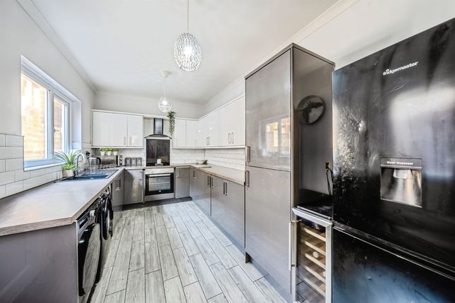 19, Cendl Terrace, Ebbw Vale photo 4