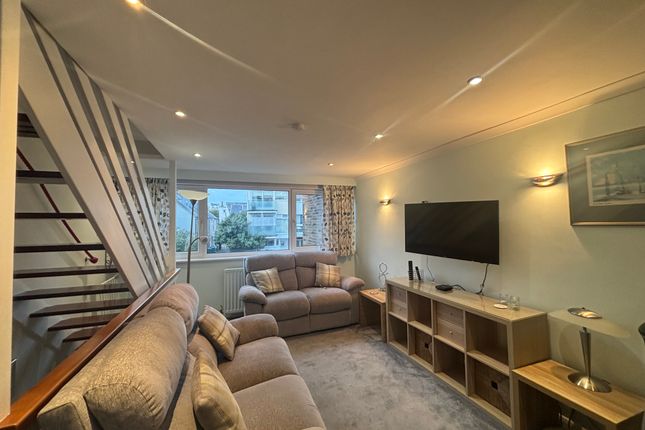 13, Cowes photo 2