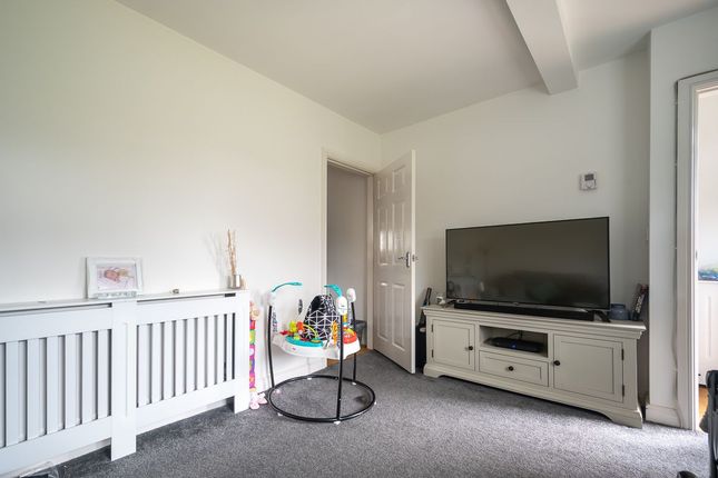 3 Hodgson Lane, Drighlington photo 5