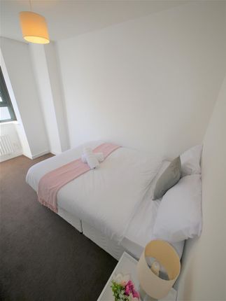 Flat to rent in Old Christchurch Road, Bournemouth