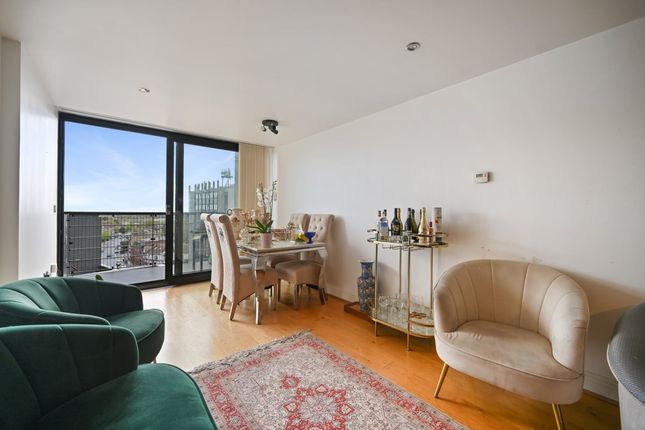 Flat 712, 100 Kingsway, London photo 2