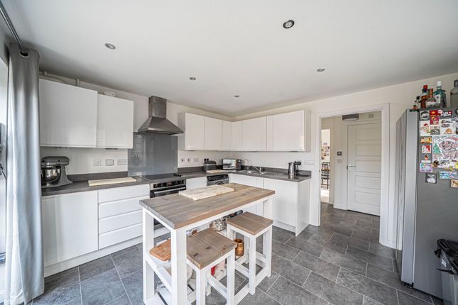 14 Locksbridge Road, Andover photo 4