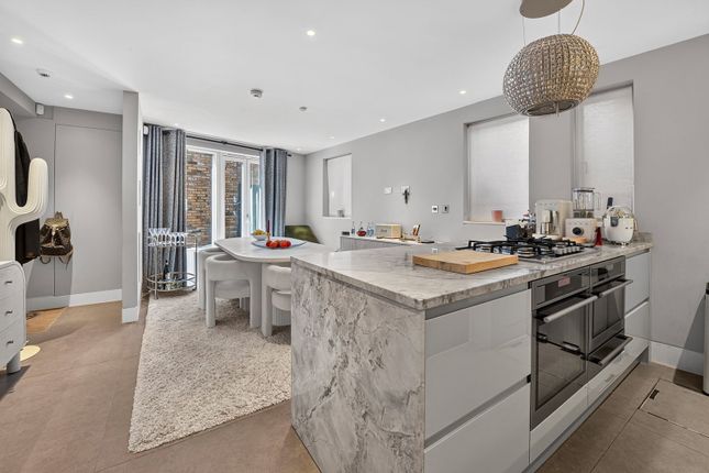 1-bed house on 1, Vernon Yard, London, £5,499/mo