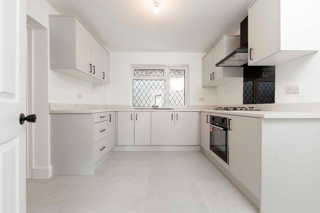 20 Taff Vale Estate, Treharris photo 2