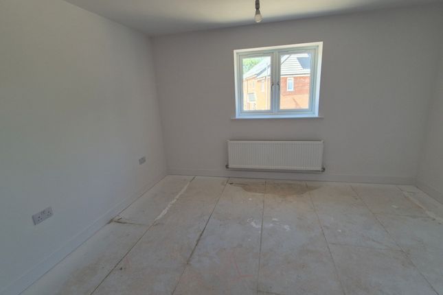 5, Magpie Close, Grimsby photo 4