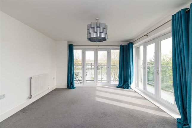 Flat for sale in Winters Pass, Gateshead