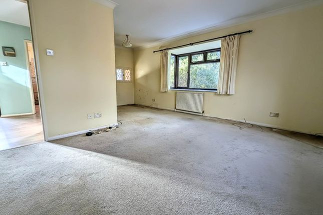 Pippins, Somerset Avenue, Bordon photo 2