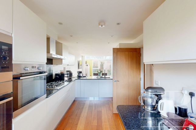 7 Water Lane, Haywards Heath photo 3